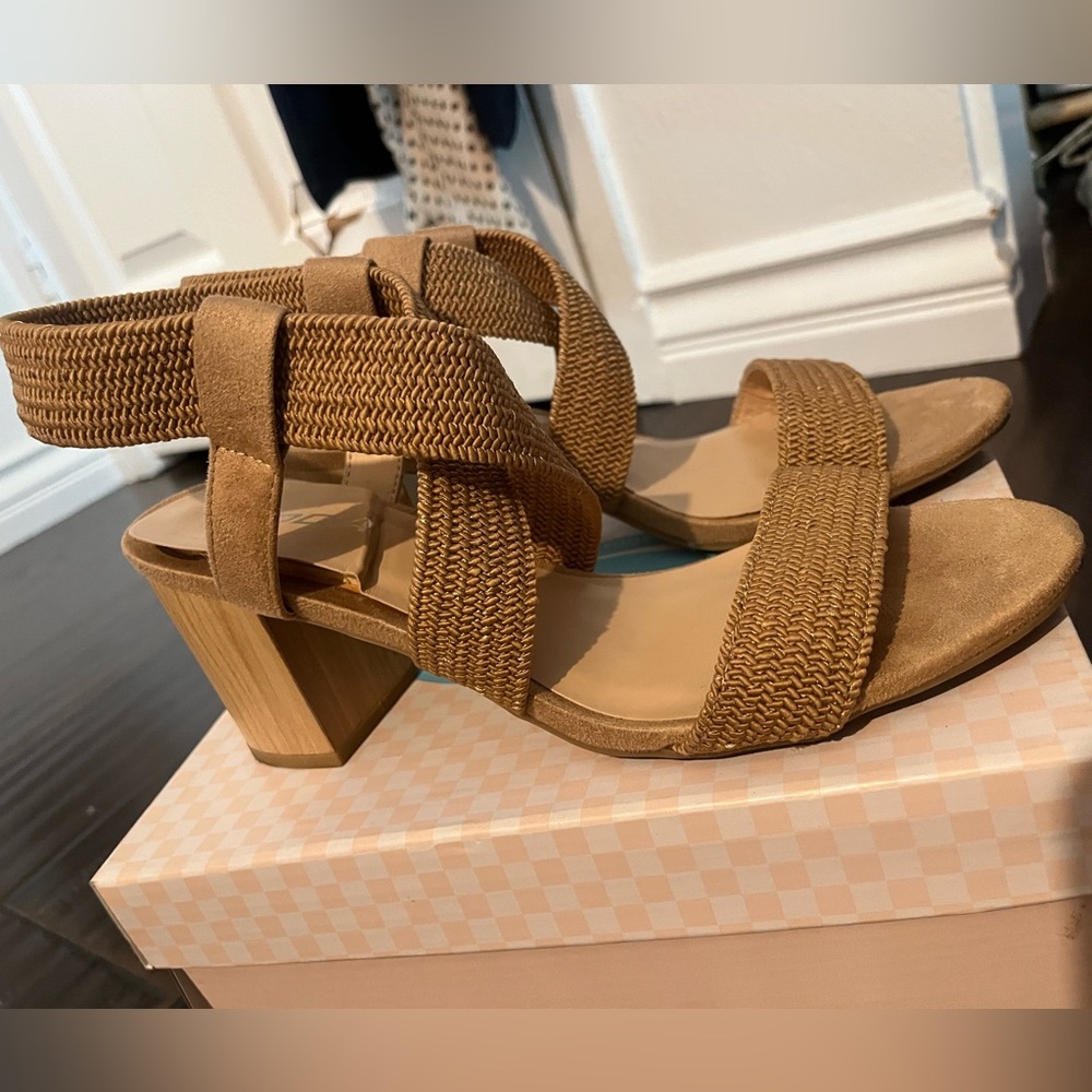 Soda camel size 7.5 sandal heels